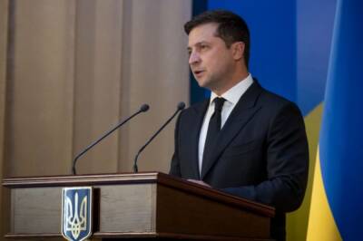 Владимир Зеленский - Дмитрий Песков - РФ рассматривает заявление Зеленского о Крыме как прямую угрозу - Песков - aif.ru - Москва - Россия - Украина - Крым