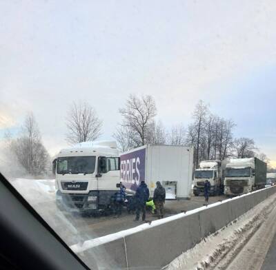 Объезжавшим пробку под Петербургом по платной дороги, выставили счет в 25 раз выше тарифа - znak.com - Петербурга