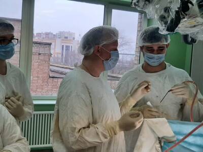 Андрей Карпунин - В Рязанской ОКБ врачи впервые провели операцию на головном мозге пациентке в сознании - 7info.ru - Рязанская обл. - Рязань