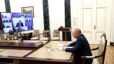 Владимир Путин - Путин обратил внимание на проблемы в оплате труда шахтеров - vm.ru - Россия