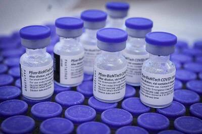 Украина начала вакцинировать жителей Крыма Moderna, Pfizer и Coronavac - actualnews.org - Россия - Украина - Киев - Крым