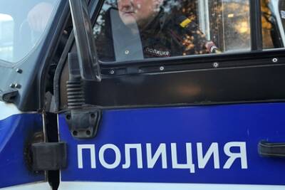 В Петербурге седой педофил надругался над 15-летней школьницей в магазине - lenta.ru - Санкт-Петербург - р-н Калининский