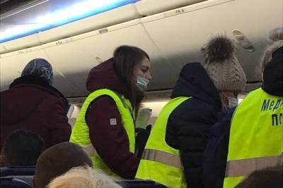 При перелете из Хургады в Петербург у четырехлетней девочки поднялась температура выше 40 градусов - spb.mk.ru - Санкт-Петербург