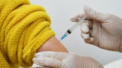В Свердловской области прокомментировали ход вакцинации от COVID-19 - russian.rt.com - Ленинградская обл. - Свердловская обл.