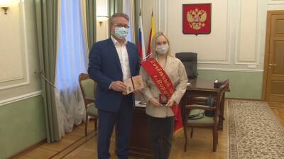 Ангелина Мельникова - Ангелине Мельниковой вручили знак «Почётного гражданина Воронежа» - vestivrn.ru - Москва - Воронеж