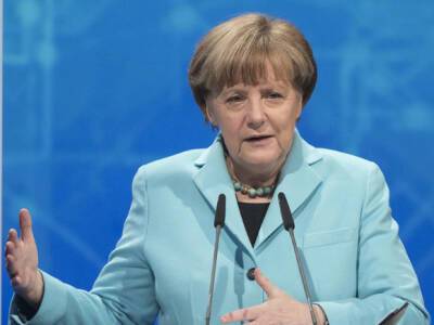 Ангела Меркель - Олафу Шольцу - В Германии проводили Меркель с поста канцлера под панк-рок (видео) - rosbalt.ru - Германия