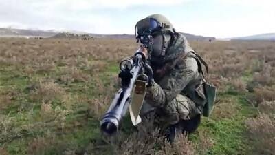 Учения снайперов морской пехоты РФ начались в Дагестане - iz.ru - Россия - Израиль - респ. Дагестан
