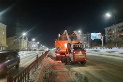 За выходные на дороги Улан-Удэ высыпали 930 тонн песка - ulan.mk.ru - Улан-Удэ - респ.Бурятия