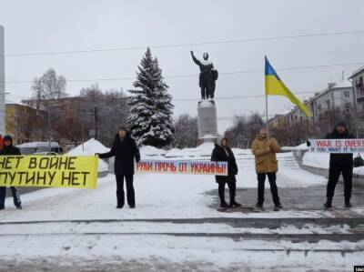 В Кирове на пикет против войны с Украиной вышли шесть человек. Прохожие предлагали им "не позориться" - gordonua.com - Россия - Украина - Крым - Протесты