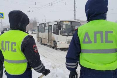 В общественном транспорте Петрозаводска продолжают ловить безмасочников - karel.mk.ru - Петрозаводск - республика Карелия