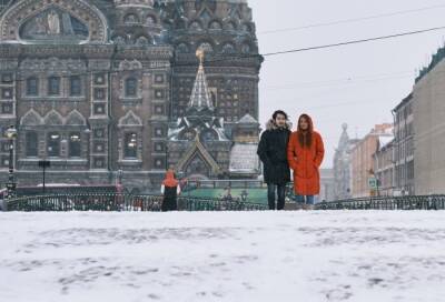 Более семи сантиметров снега выпало в Петербурге за ночь - interfax-russia.ru - Санкт-Петербург - Петербург