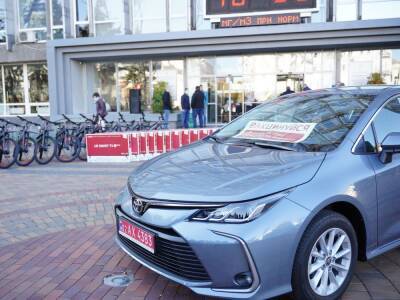 В Виннице сын судьи выиграл Toyota Corolla в конкурсе от мэрии. Это будет четвертое авто в семье - gordonua.com - Украина