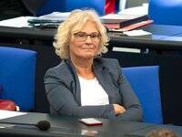Кристина Ламбрехт - Арвидас Анушаускас - РФ не вправе устанавливать географические границы НАТО — глава Минобороны ФРГ - goodnews.ua - Россия - Украина - Германия - Литва