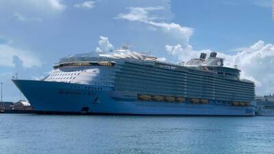 Почти 50 вакцинированных пассажиров круизного лайнера Royal Caribbean заразились коронавирусом в США - unn.com.ua - США - Украина - Киев - Washington