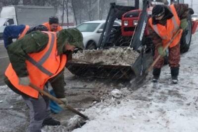 В Курске 20 декабря на расчистку улиц от снега вышло 62 единицы техники - chr.mk.ru - Курск