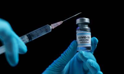 Европейский лекарственный регулятор одобрил пятую вакцину против COVID-19 - og.ru - США