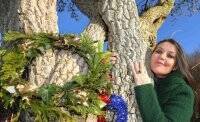 Мать двоих детей вышла замуж за дерево: два года брака наполнили ее счастьем - vlasti.net