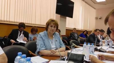 «Фуфло!»: заболевшая COVID-19 экс-депутат устроила скандал в соцсетях после вакцинации - sib.fm - Россия