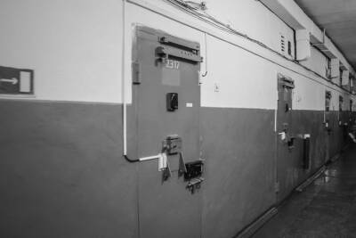 «Жить хочешь — молчи»: заключенные новосибирского СИЗО рассказали об издевательствах - tayga.info - Новосибирск