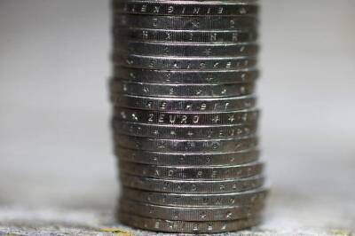 Treasuries - Доллар США стабилен к евро, растет к иене - smartmoney.one - США - Reuters