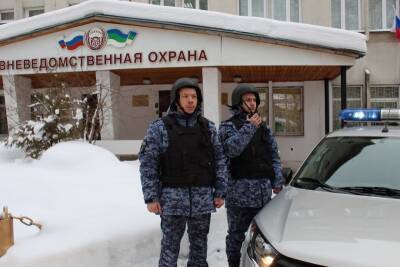 Росгвардейцы Коми задержали мужчину, устроившего скандал в регистратуре поликлиники - komiinform.ru - респ. Коми