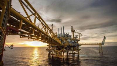 Парвиз Шахбазов - В Азербайджане в 2022-2024 гг. добыча нефти превысит 34 млн тонн - министр - trend.az - Азербайджан