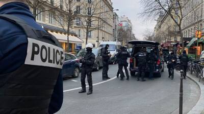 Жеральд Дарманен - Полиция задержала державшего заложниц парижанина - newdaynews.ru - Франция - Twitter