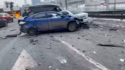Виновник столкновения 15 машин на западе Москвы оказался в невменяемом состоянии - vesti.ru - Москва