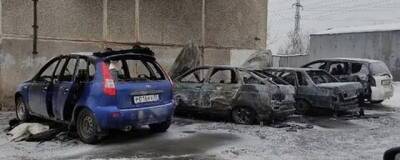 В Омске ночью у СТО загорелись четыре автомобиля - runews24.ru - Россия - Омск - Омская обл.