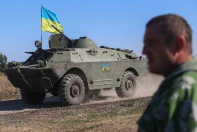 ВСУ разместили дополнительную бронетехнику на линии разграничения в ЛНР - news-front.info - Украина - Киев - ЛНР - населенный пункт Попасная - Донбасс