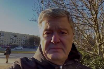 Владимир Зеленский - Петр Порошенко - Порошенко из Варшавы призвал проверить Зеленского на предмет госизмены - mk.ru - Украина - Киев - Варшава
