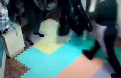 На Киевщине директор садика побилась с воспитательницей, все происходило на глазах у детей: видео - politeka.net - Украина - Киев - Киевская обл. - Киев
