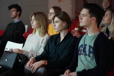 Киновед Наум Клейман объяснил, как формировать список фильмов для школьников - vm.ru - Россия