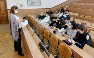 Павел Креков - Непривившихся свердловских студентов планируют отстранять от учебы - interfax-russia.ru - Екатеринбург