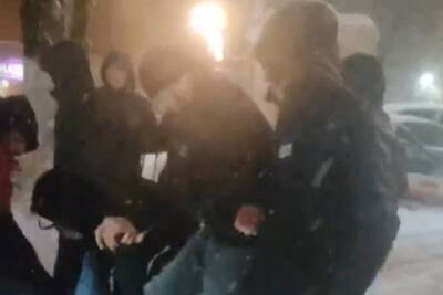 На девушку, пострадавшую в драке возле тверского клуба Зеркало, посыпались угрозы - tver.mk.ru - Россия - Тверь - Тверская обл.