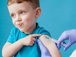 Борис Джонсон - В Британии после вакцинации начали массово умирать дети - newsland.com - Англия