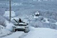 В России боевой танк Т-80 провалился под лед. Видео - vlasti.net - Россия
