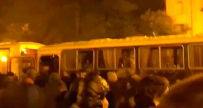 Аслан Бжания - На митинге в Абхазии пострадали журналисты — видео - eadaily.com - Апсны