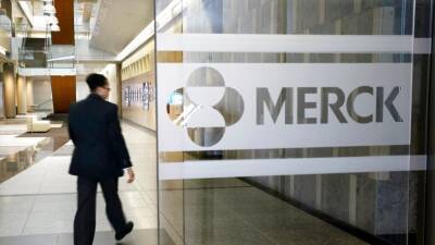 СМИ: препараты Pfizer и Merck для лечения COVID-19 могут быть одобрены уже в среду - golos-ameriki.ru