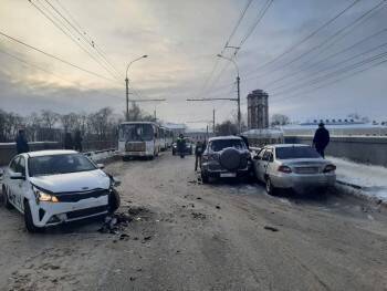 Появились подробности серьезного ДТП в Вологде, из-за которого город стоял несколько часов - vologda-poisk.ru - Вологда