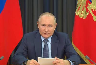 Владимир Путин - Владимир Путин продлил заморозку накопительной части пенсии до 2024 года - online47.ru - Россия