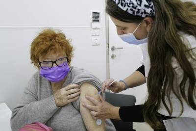 Очередной зигзаг в минздраве: разрешить вакцинацию 4-й дозой - news.israelinfo.co.il