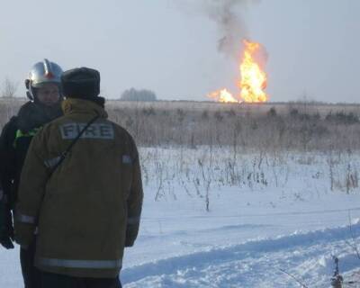 Под Челябинском взорвался и факелом горел газопровод (видео) - rosbalt.ru - Екатеринбург - Челябинская обл. - Челябинск - Томск