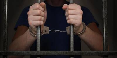 В Иркутске в колонию на восемь лет отправили мужчину, который торговал несуществующими гаджетами - runews24.ru - Иркутск