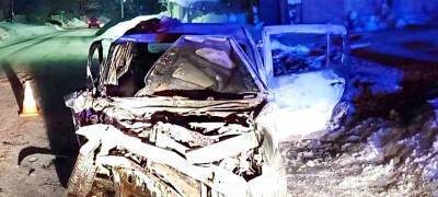 Стала известна причина аварии в Петрозаводске, в результате которой сгорел автомобиль (ФОТО) - stolicaonego.ru - Sandero - Петрозаводск - республика Карелия