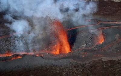 На острове Реюньон началось извержение вулкана - korrespondent.net - Украина - Реюньон - Острова