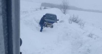 Луганские спасатели за сутки оказали помощь водителям 11 автомобилей, застрявших в снегу - cxid.info - Луганск - район Славяносербский