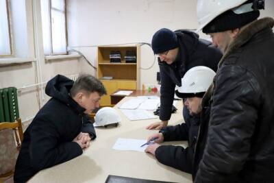 Владимир Уйба - В Инте на новый завод карбида кальция и ферросплавов трудоустроены 80 горожан - komiinform.ru - Россия - респ. Коми