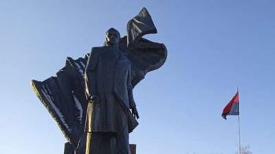 В Тернополе уже второй раз за месяц осквернили памятник Бандере - lenta.ua - Украина - Тернополь - Первомайск