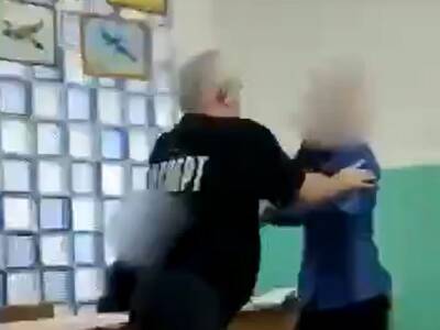 «Пошёл отсюда, тварь»: в Хабаровске школьный учитель обматерил ученика и вышвырнул его из кабинета - bloknot.ru - Хабаровск - Хабаровск